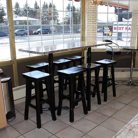 Canadas Best Value Inn YYC Kültér fotó