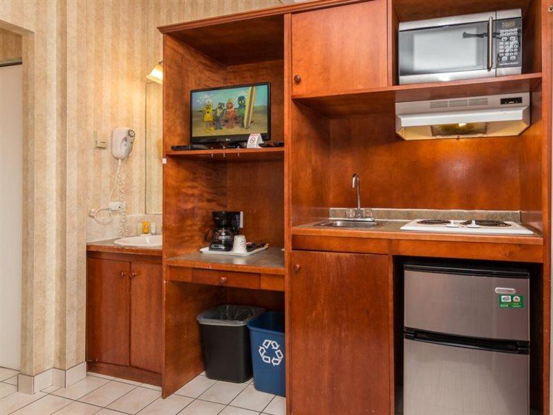 Canadas Best Value Inn YYC Kültér fotó