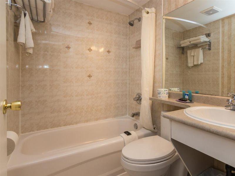 Canadas Best Value Inn YYC Kültér fotó