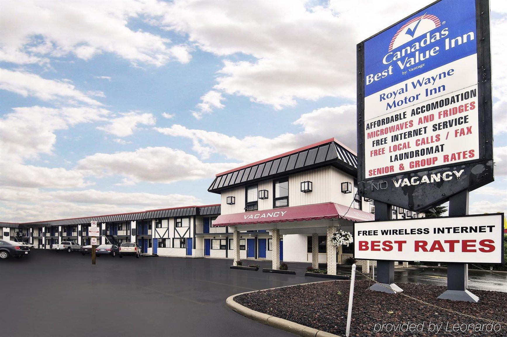 Canadas Best Value Inn YYC Kültér fotó