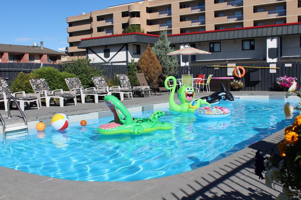 Canadas Best Value Inn YYC Kültér fotó