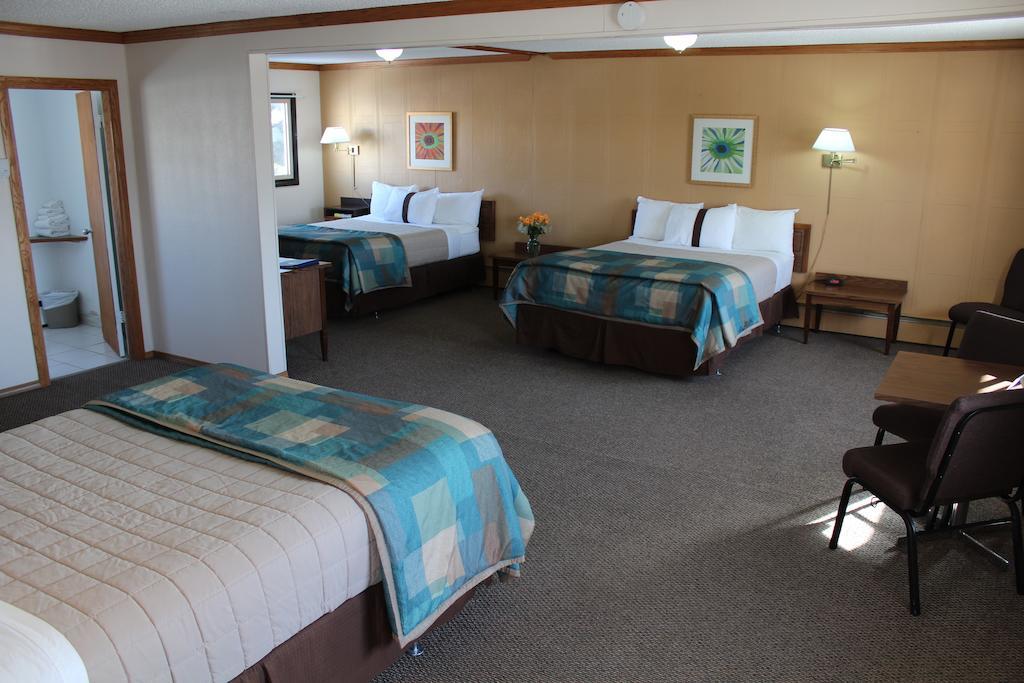 Canadas Best Value Inn YYC Kültér fotó