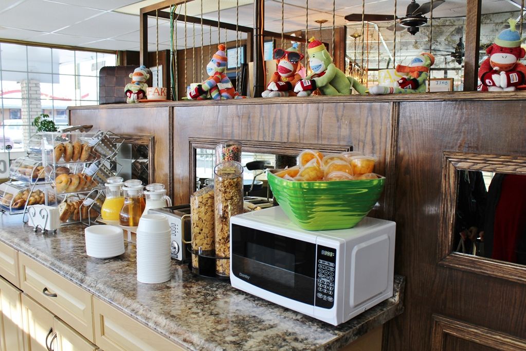 Canadas Best Value Inn YYC Létesítmények fotó