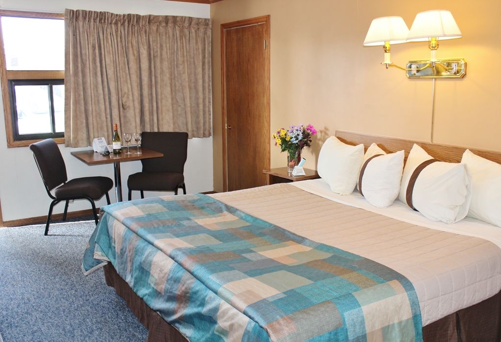 Canadas Best Value Inn YYC Szoba fotó