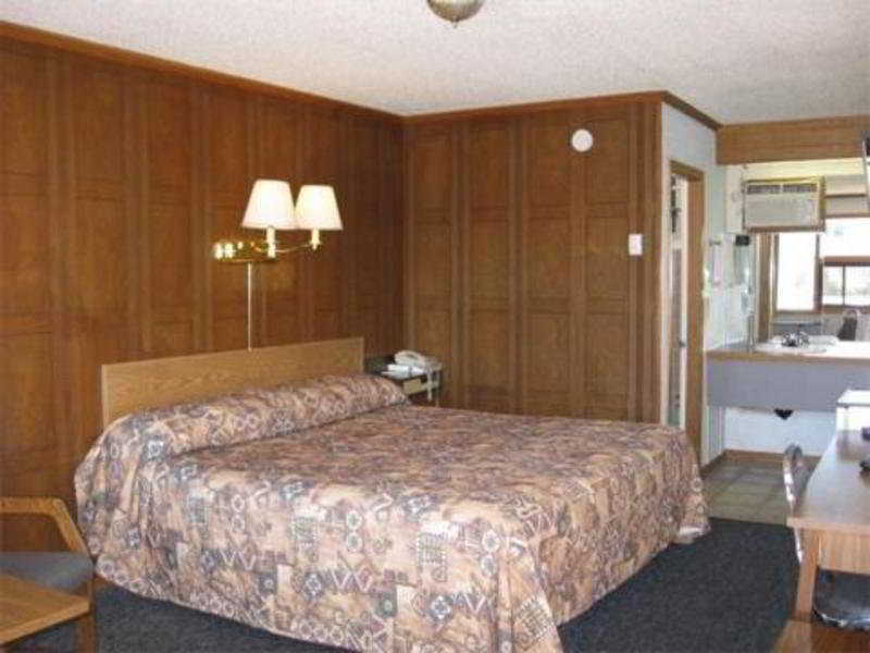 Canadas Best Value Inn YYC Szoba fotó